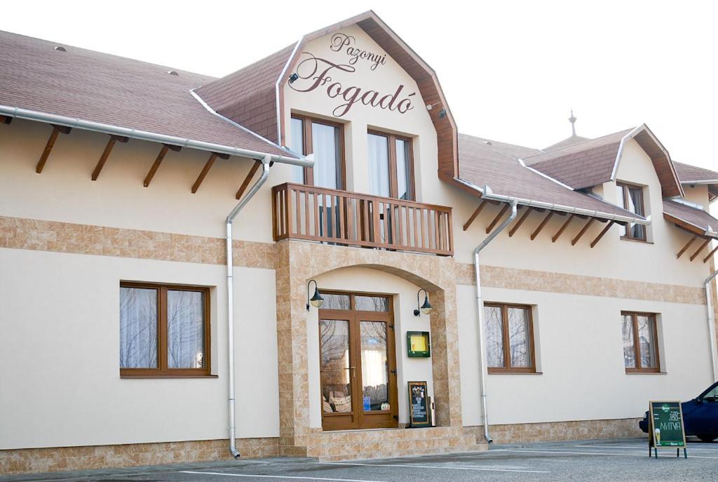 Pazonyi Fogado Es Etterem Hotel Nyírpazony Exterior photo